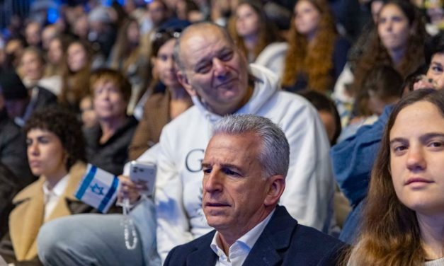 Netanyahu reprimands Mossad chief Barnea after sending letter opposing Gofman appointment