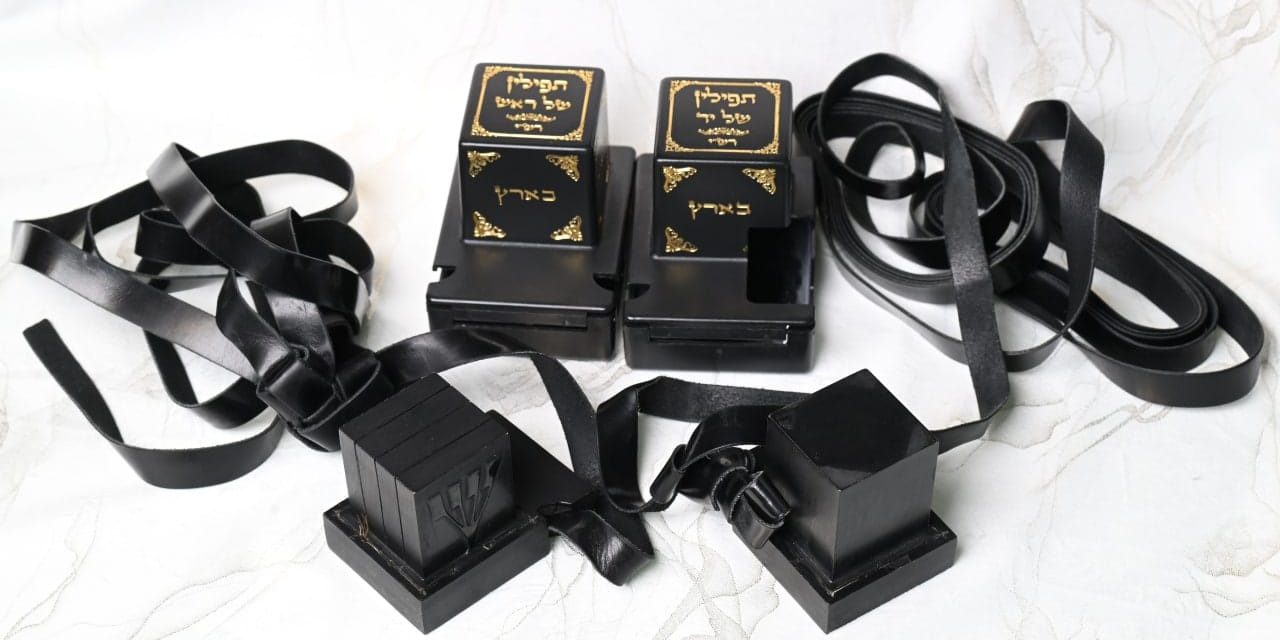 Man sentenced to 10 months in prison for urinating on tefillin cabinet, looting charity boxes