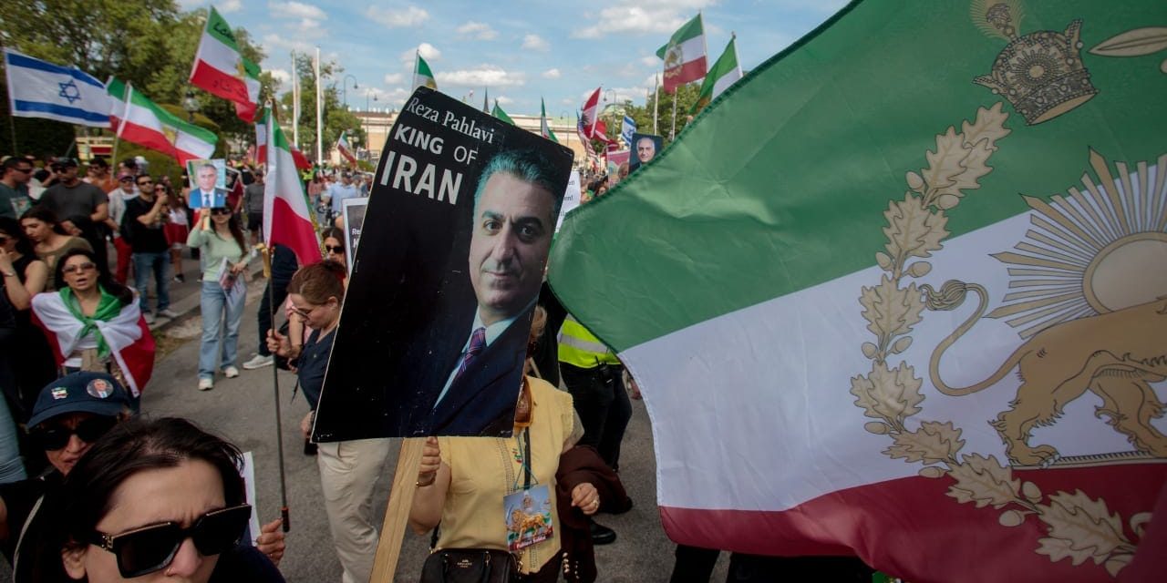 Anti-Iranian regime activists hold global protests denouncing months-long internet outage