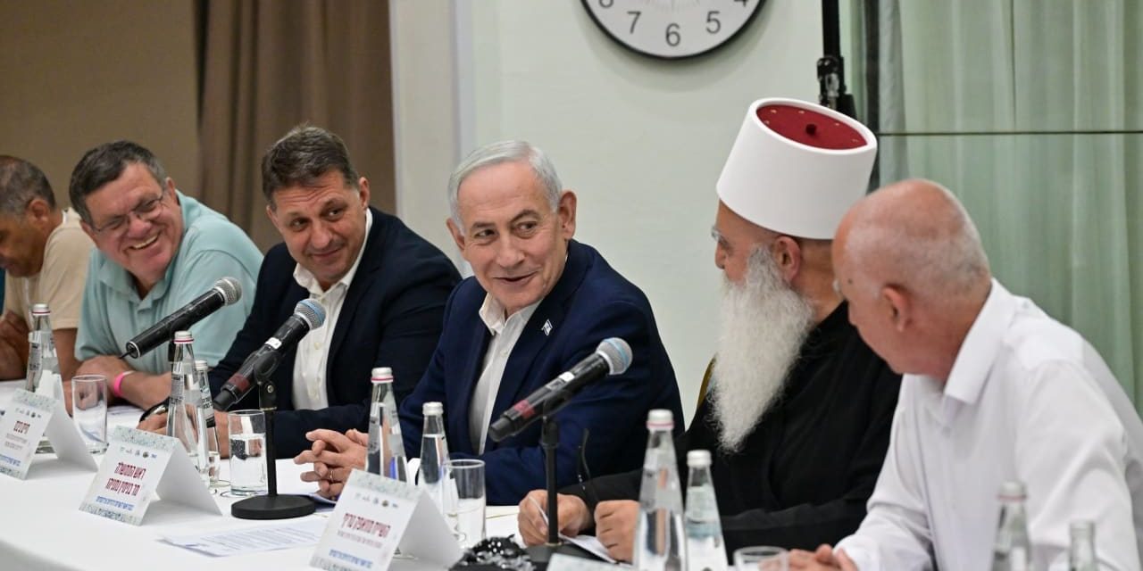 Netanyahu meets with leaders of Druze, Circassian communities at Dead Sea summit