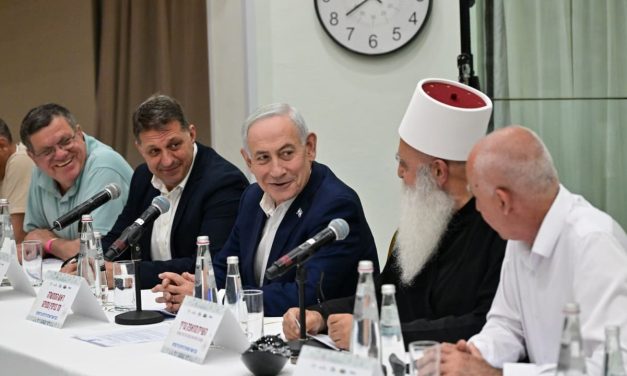 Netanyahu meets with leaders of Druze, Circassian communities at Dead Sea summit