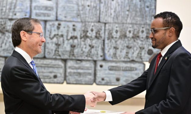 Somaliland’s first ambassador to Israel welcomed by Herzog in historic ceremony
