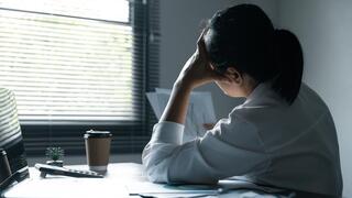Working long hours? New study links heavy schedules to higher obesity rates