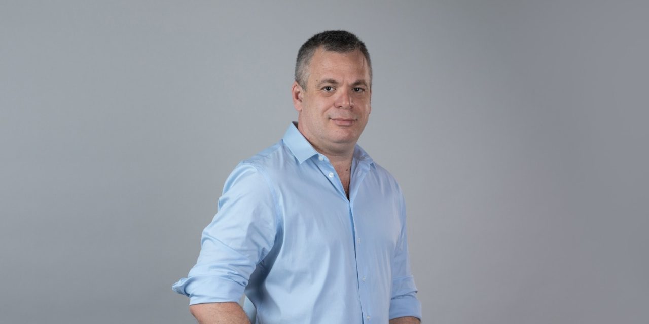 Wix plans 800-1,000 layoffs