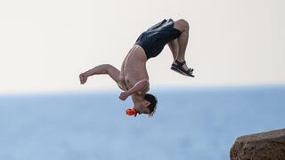 Israeli cliff jumper risks it all in death-defying leaps across the country | Watch