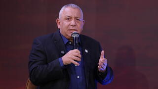 Eisenkot believed joint run with Bennett and Lapid could defeat Netanyahu, but that was before their alliance
