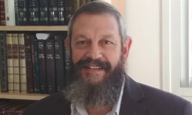 Rabbi warns: Not every haircut is permitted