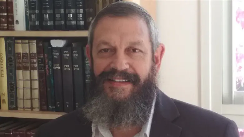 Rabbi warns: Not every haircut is permitted