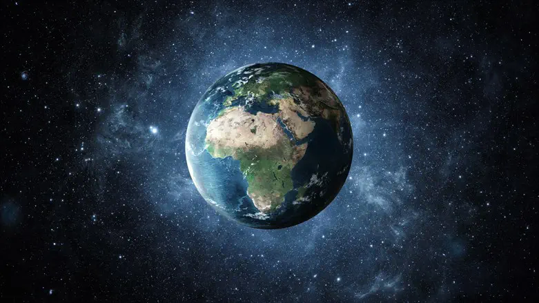 Reality is not what it seems: A scientific and chassidic exploration