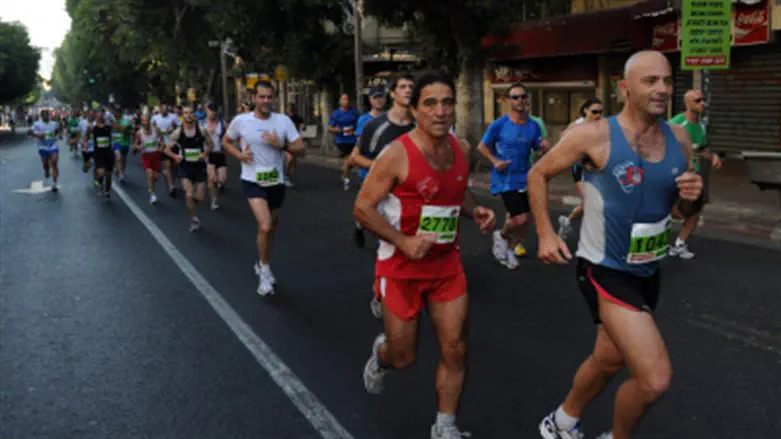 Manchester synagogue attack survivor completes half-marathon recovery goal
