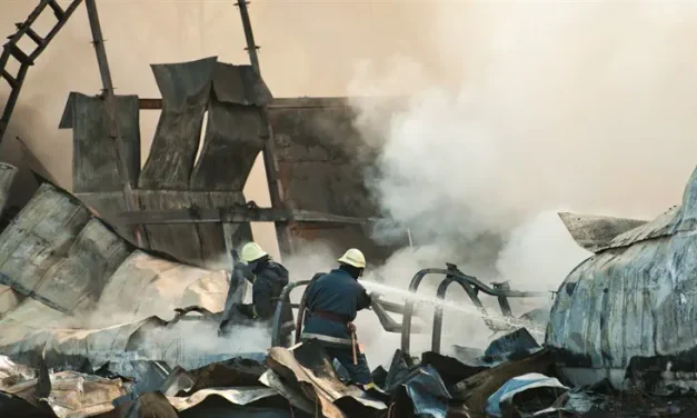 12 presumed dead in plane crash in Missouri
