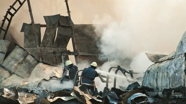 12 presumed dead in plane crash in Missouri
