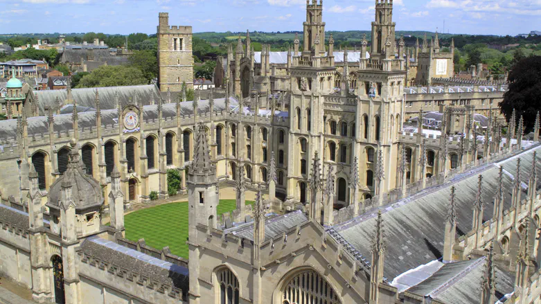 Calls for Oxford Union president to resign over Hamas comments