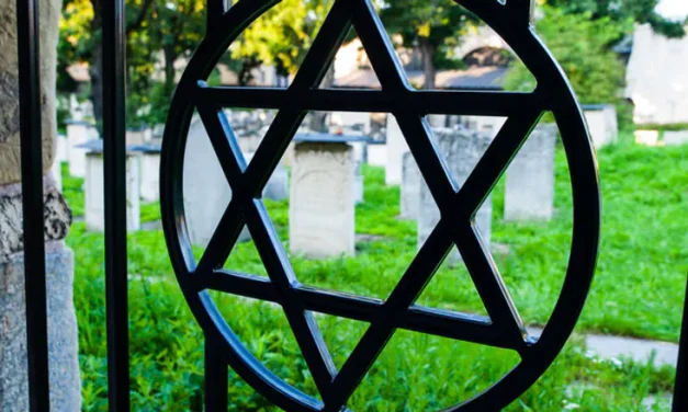 Report: Ancient Damascus Jewish cemetery set aflame