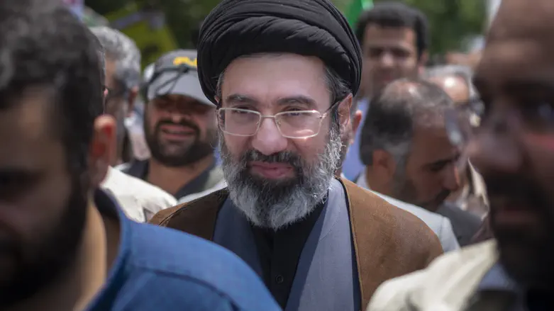 Report: Mojtaba Khamenei ‘tacitly approved’ deal with US