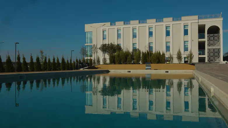 In the midst of war: Benefactor raises over €8 million to establish yeshiva