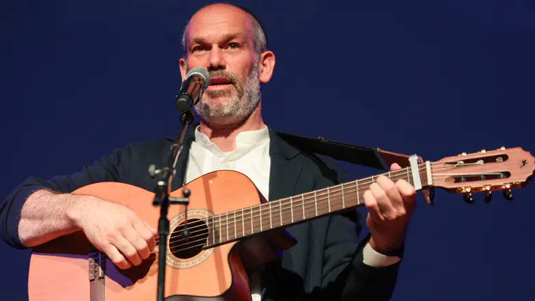 A miracle: Singer Yonatan Razel discharged from hospital