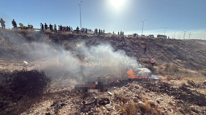 Southern Israel: Two found dead in burnt car, police investigating