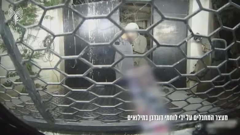 Watch: IDF apprehends terrorist cell preparing to execute attack