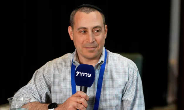 Dr. Jonathan Fish: ‘Take your skills and help the people of Israel’