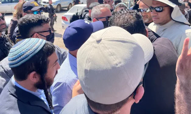Council Head’s threats precede violent clash with MKs