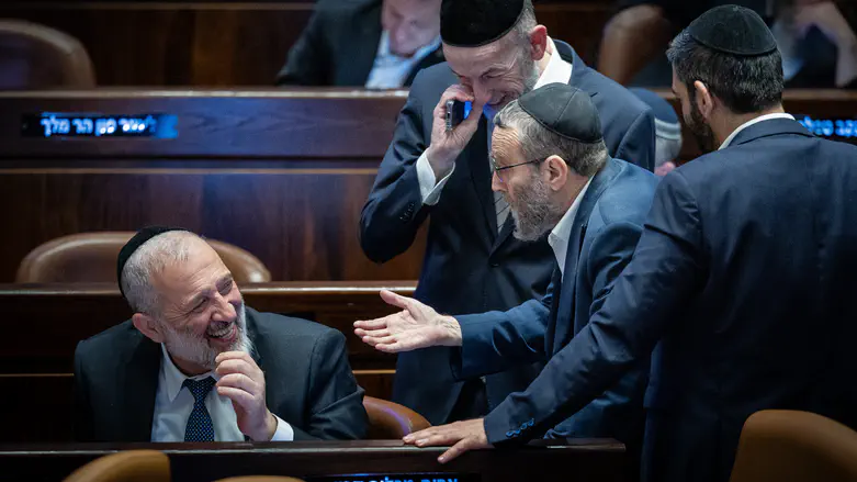 Haredi rabbi denounces haredi MKs