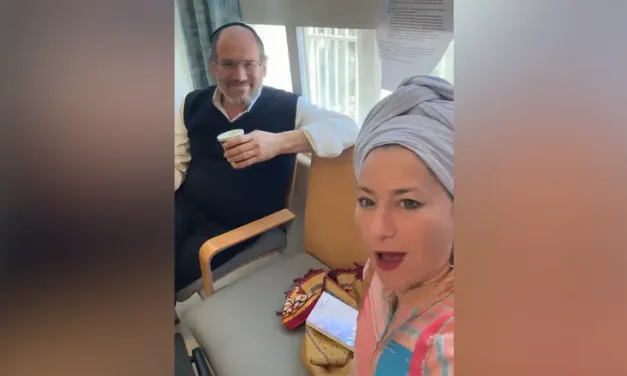 Singer Yonatan Razel in stable condition