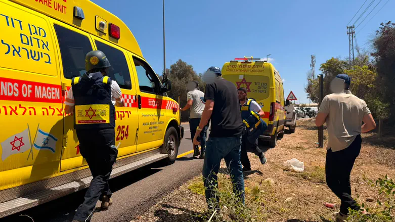 Suspected terrorist attack: 1 killed, 4 injured in three separate shooting incidents
