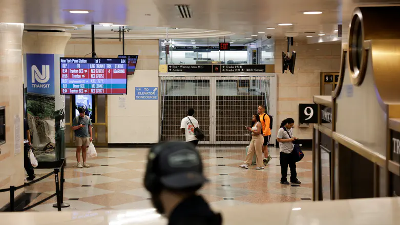 NYC: Five wounded in Penn Station stabbing rampage