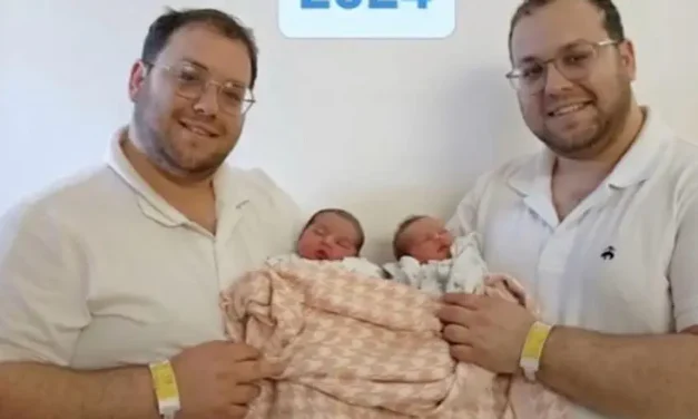 Twins become fathers on the same day – again