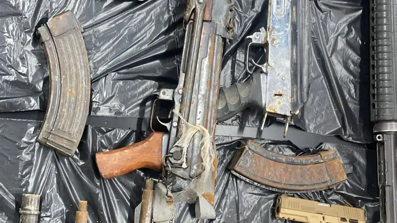 Massive weapons smuggling attempt foiled
