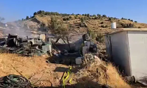 Firefighters battle brush fire in Bat Ayin