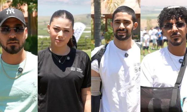 The battle after the battlefield: Wounded soldiers gather and strengthen each other