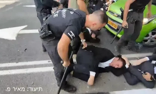 Ben-Gvir weighs dismissing officers over protest violence