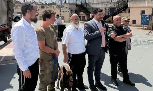 Israel Dog Unit wows students in first responder exhibition