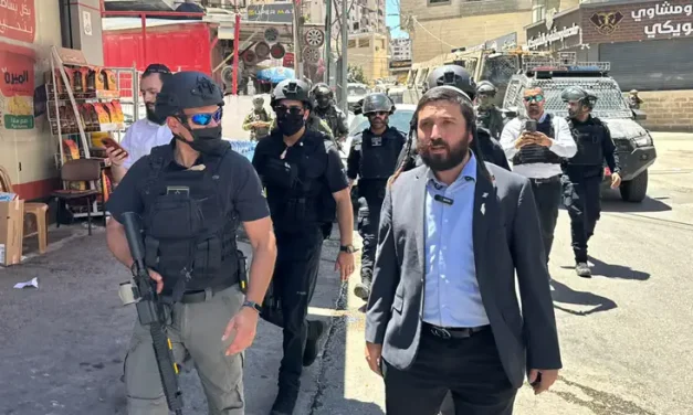 Arabs throw stones at MK Succot in Kfar Aqab
