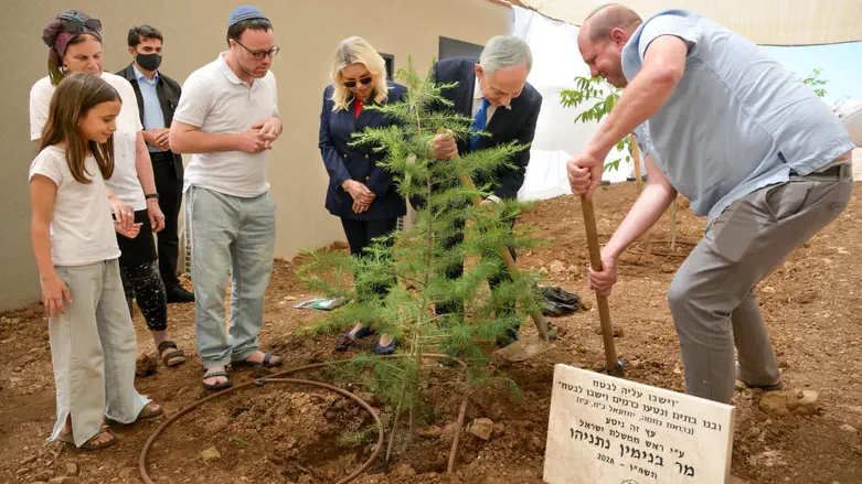 ‘Securing our future’: Netanyahu plants roots at new Gush Etzion neighborhood
