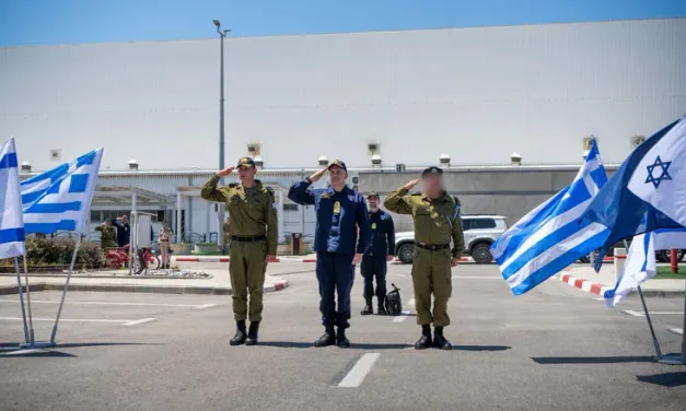 Strengthening cooperation: Greek and Israeli Navy chiefs meet in Israel