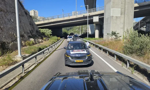 Without riots or roadblocks | Haredi protest convoy gets underway