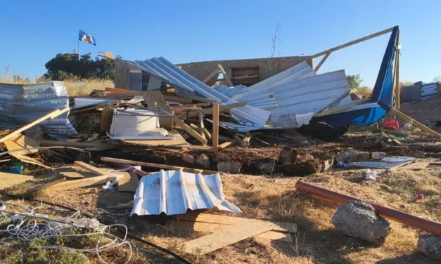 Security forces demolish homes in Beit Anot