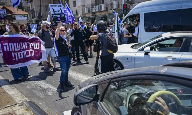 Violent clashes at entrance to Bnei Brak
