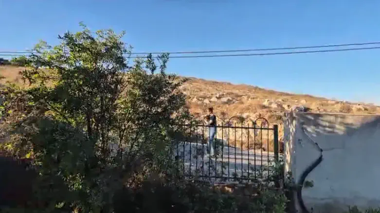 Watch: Leftist activists protest outside MK Succot’s home