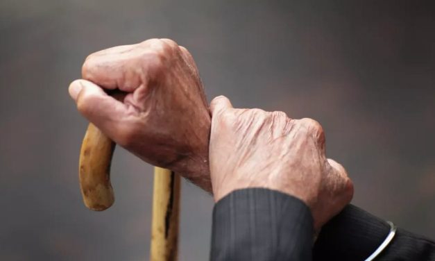 Elder fraud cases jump 61% in Israel as abuse reports rise, Welfare Ministry says