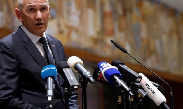 Slovenia lifts ban on arms trade with Israel