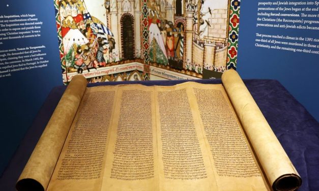 Rare medieval Sefardi Torah scroll goes on display at ANU – Museum of the Jewish People in Tel Aviv