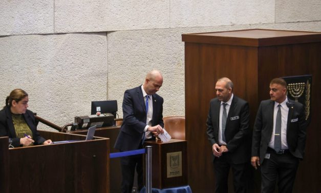 Knesset elects Netanyahu’s attorney as state comptroller after coalition MKs forced to film votes