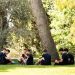 Wounded Amazing Race star brings Rabbi Sacks’ message to Israeli students