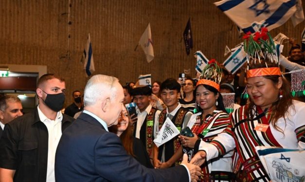 Entire Bnei Menashe community to immigrate to Israel within five years, gov’t promises