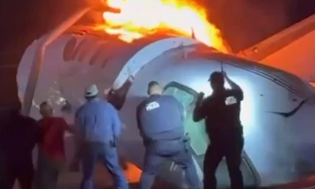 One killed as light aircraft crashes, catches fire on Texas highway