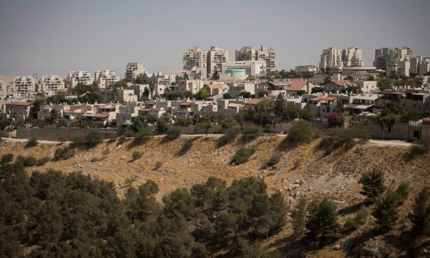 Organizers of London Israeli real estate fair apologize after West Bank properties surface despite